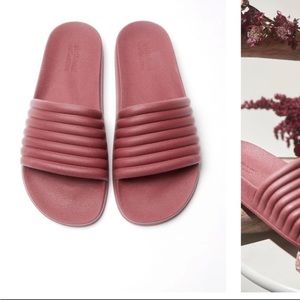 Girlfriend Collective Fig ReSlide sandal W8/M7